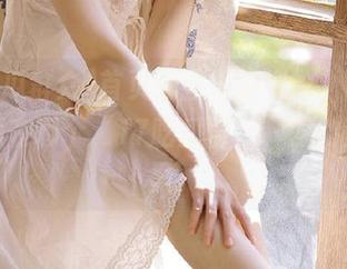 首页那些奇葩评论，让人怀疑我是在哪个“17吃瓜群众”网的荒诞剧里。