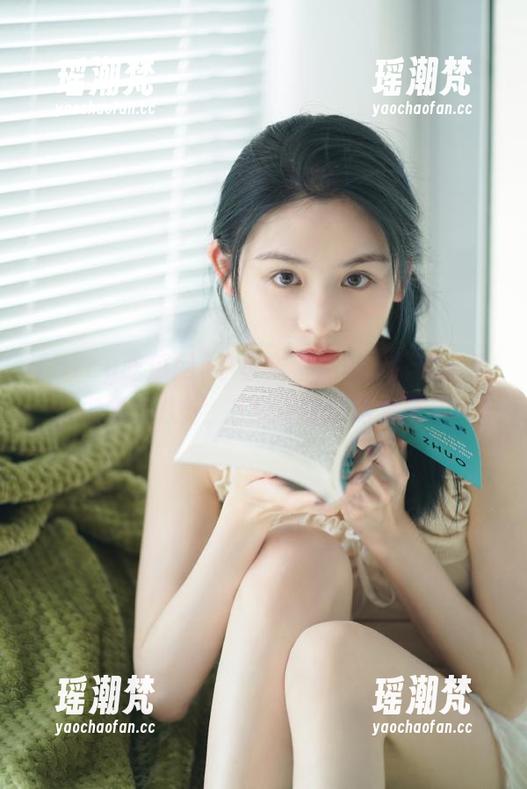 手里拿着手机，耳边全是视频的八卦，51cg吃瓜网我服了