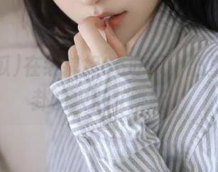 在线捕捉66吃瓜，心里那个八卦的火苗在跳跃。