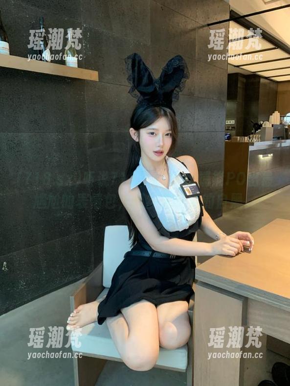 听说718.sx的ios端能PO出最尴尬的表情包，果然是真实的自黑。