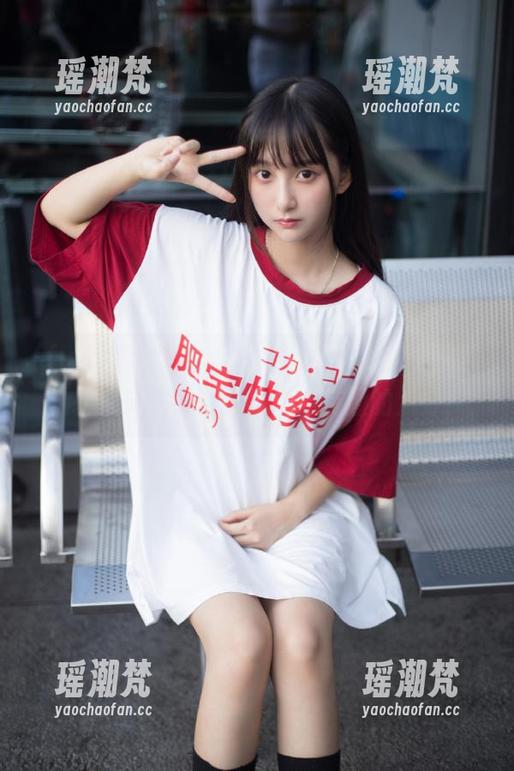 来到“fuli121”，地址像个迷宫，转来转去好像能发现点有趣的八卦！
