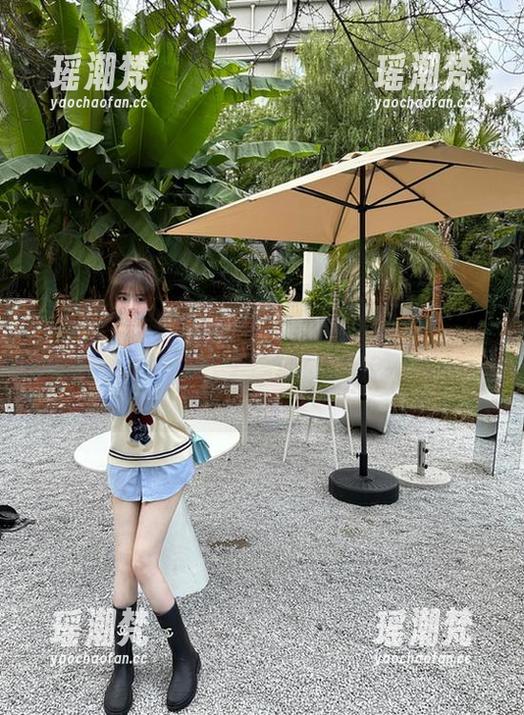 填心灵空白的“吃瓜爆料”，我果然是瓜田里毫不客气的过路人，下载后被吸引得无法自拔。