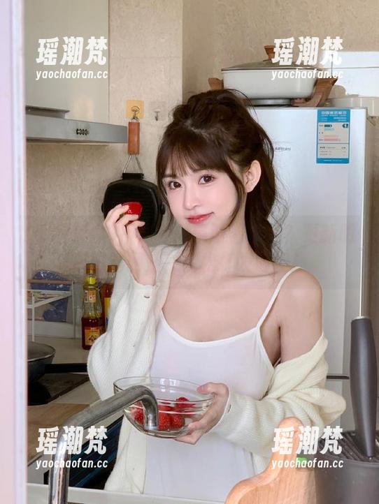 不想被同事盯着干活？更新明星黑料网站，轻松打发时间！