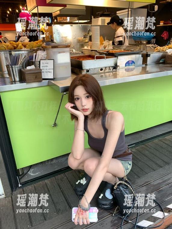 “黑料不打样”发布的流行词，跟不上节奏的小心脏～