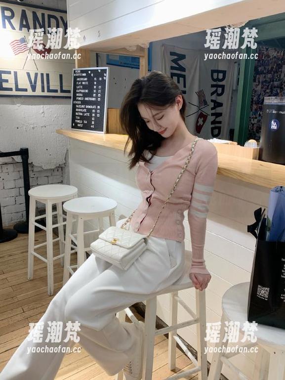 黑料吃瓜网 黑料吃瓜网新下载!偶尔评评,咱这吃瓜也是要有人讨论的呀