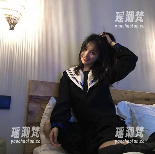 好奇心驱使，我的手指在黑料爆料网址徘徊，犹豫要不要点进去！