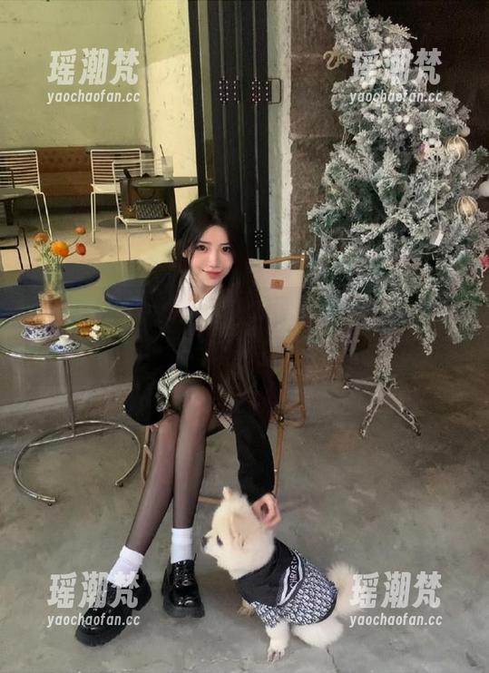 朋友推荐了“黑料社”，却给了个错号的下载地址，我仨小时没挪窝！