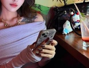 一路登录黑料社，下载八卦，别让老婆看见了！