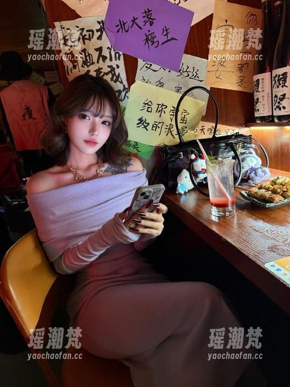 一路登录黑料社，下载八卦，别让老婆看见了！