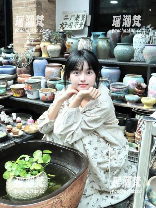不少美女在黑料网站爆料，优越感与低谷感的无限循环。